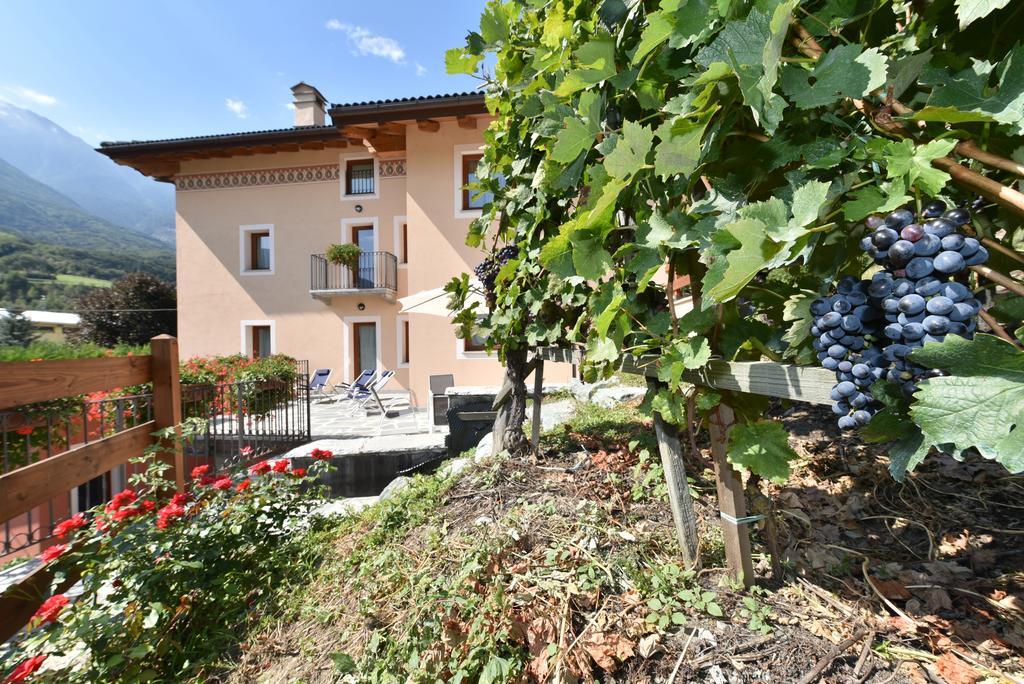 Au Berceau Du Bien-Etre Villa Chambave Luaran gambar