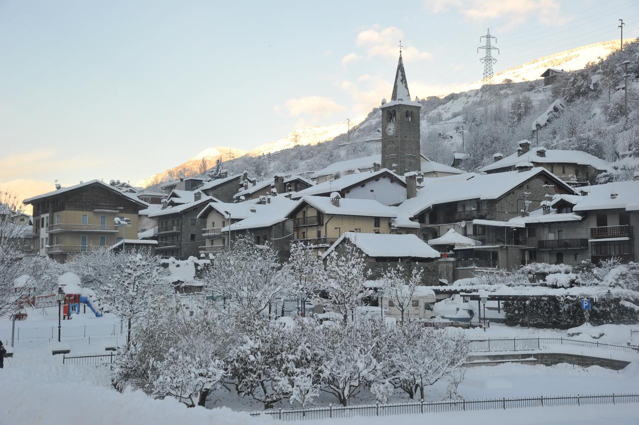 Au Berceau Du Bien-Etre Villa Chambave Luaran gambar