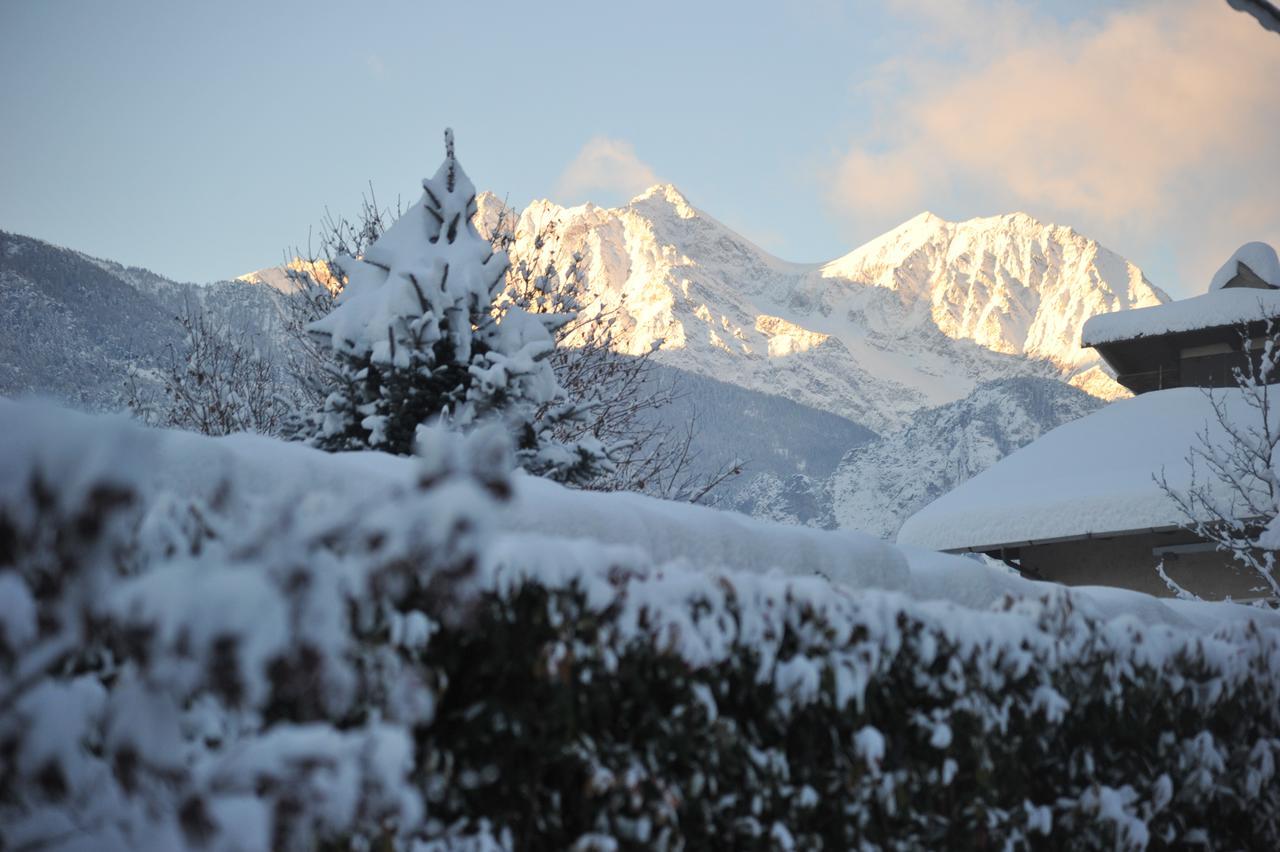 Au Berceau Du Bien-Etre Villa Chambave Luaran gambar