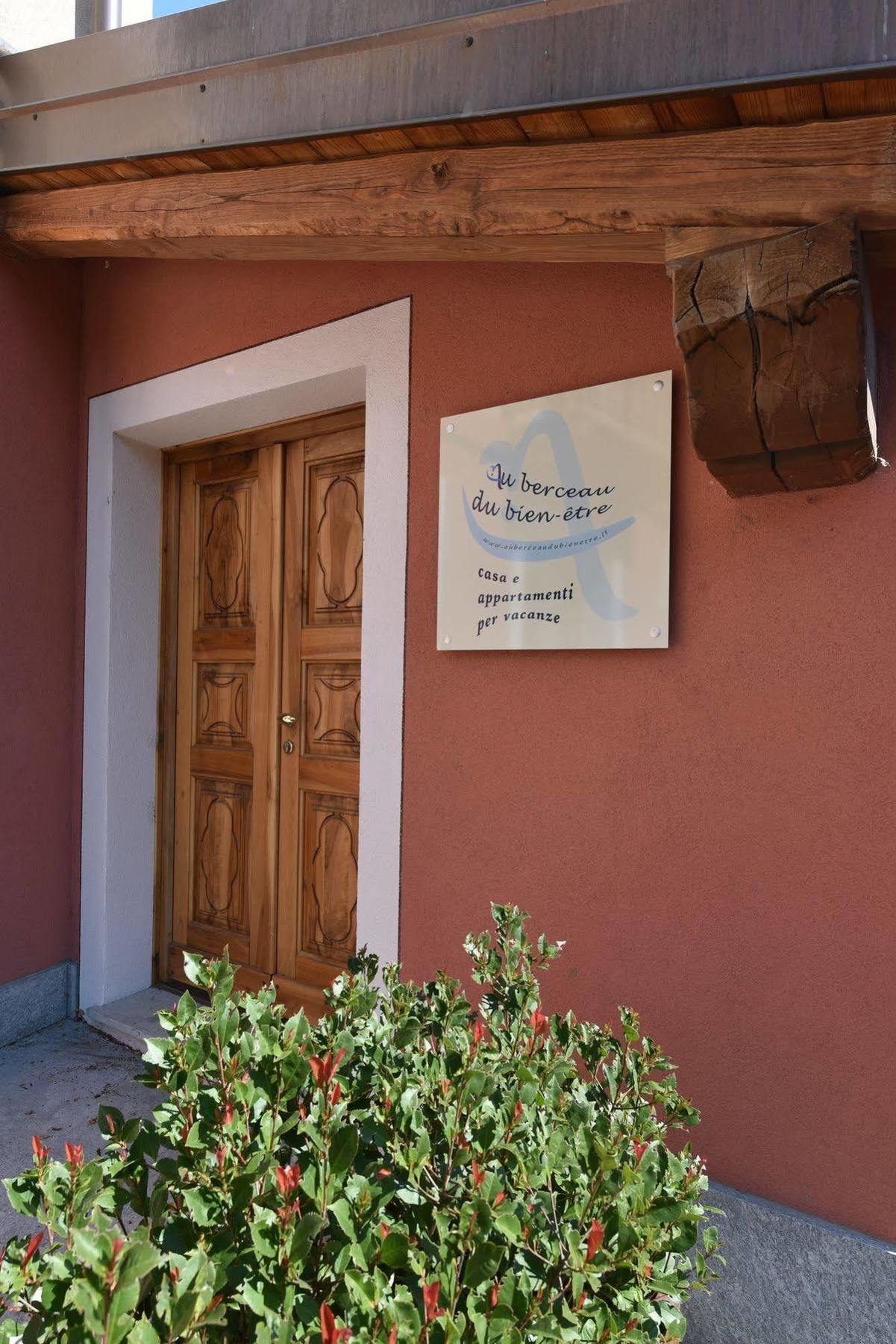 Au Berceau Du Bien-Etre Villa Chambave Luaran gambar