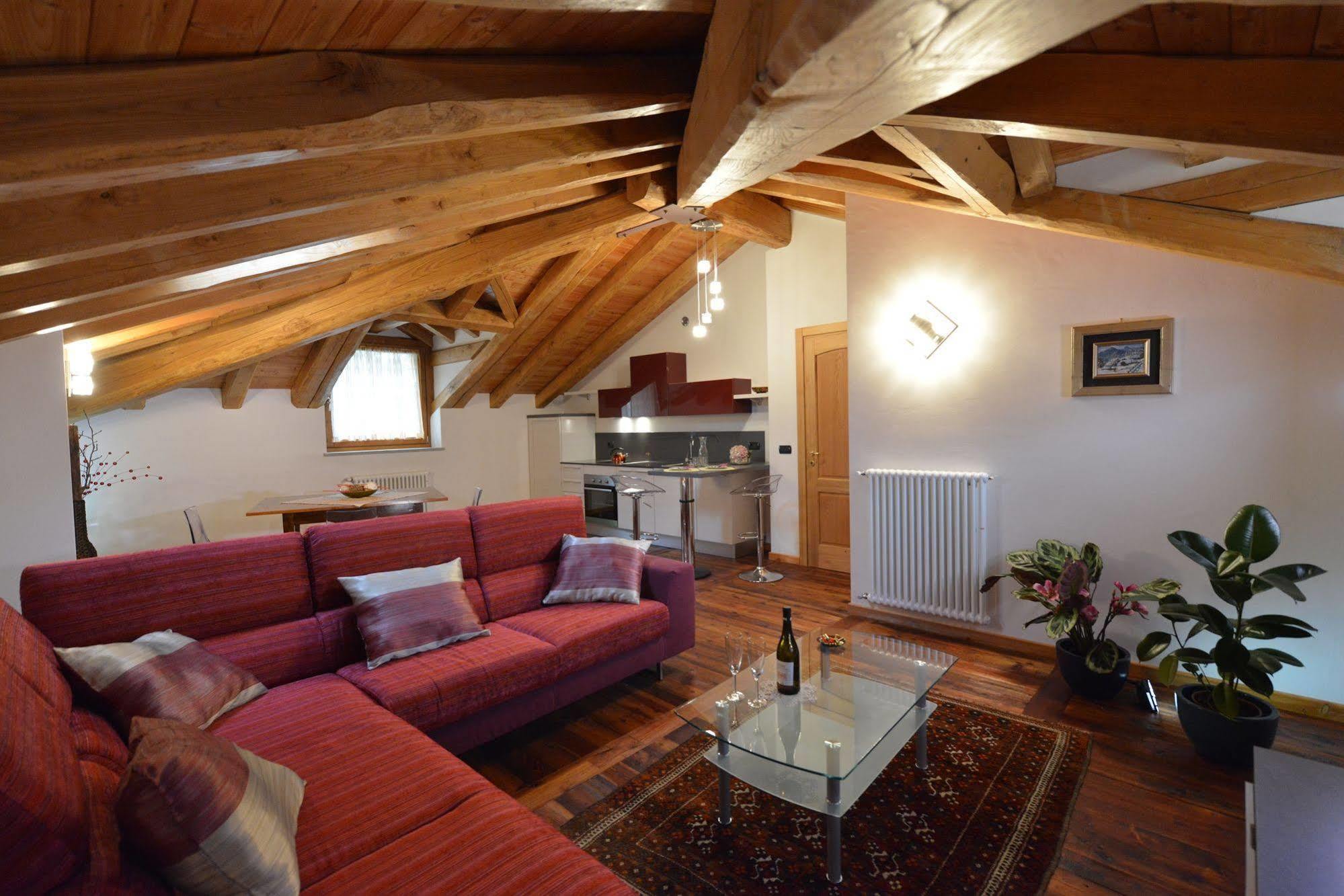 Au Berceau Du Bien-Etre Villa Chambave Luaran gambar