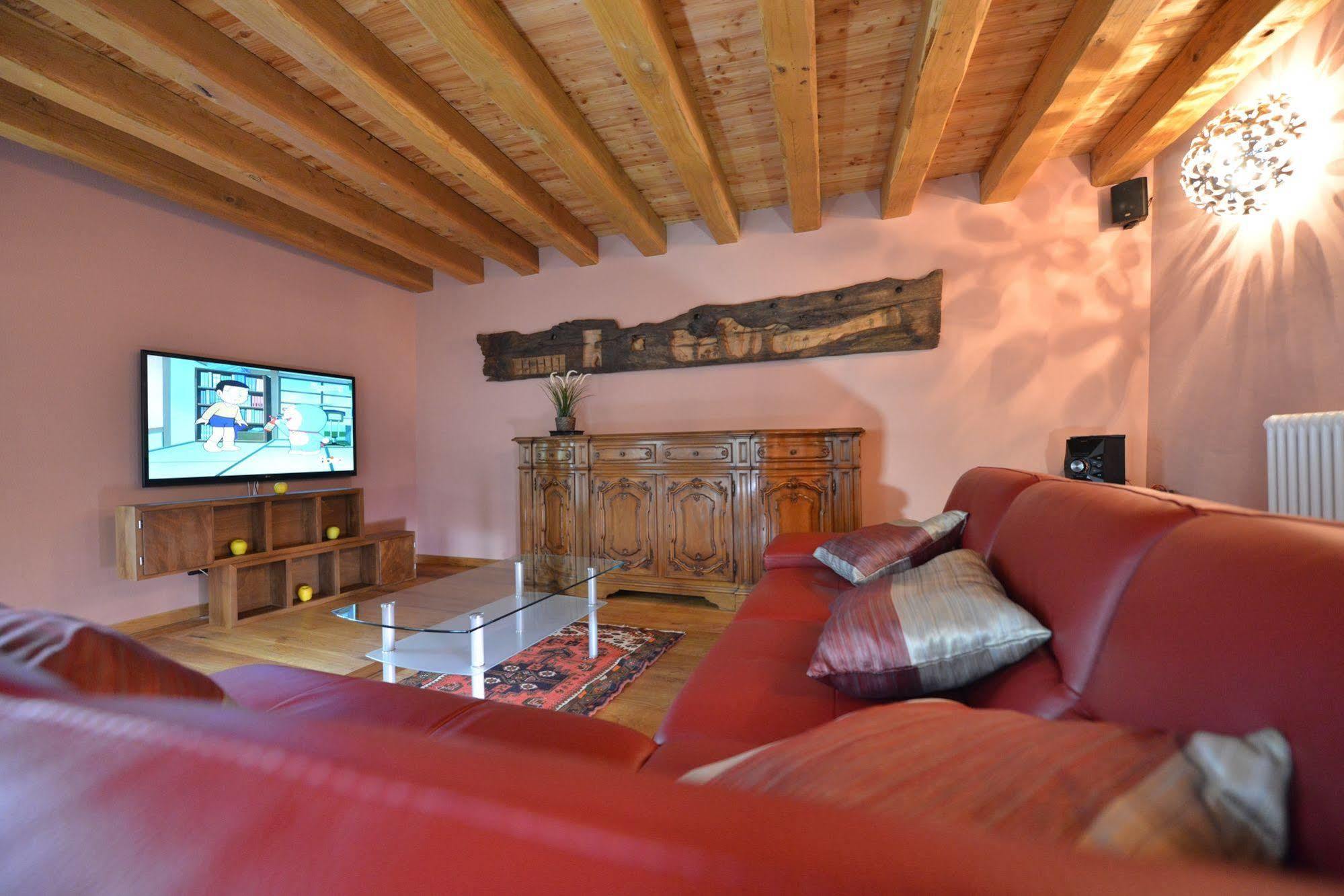 Au Berceau Du Bien-Etre Villa Chambave Luaran gambar