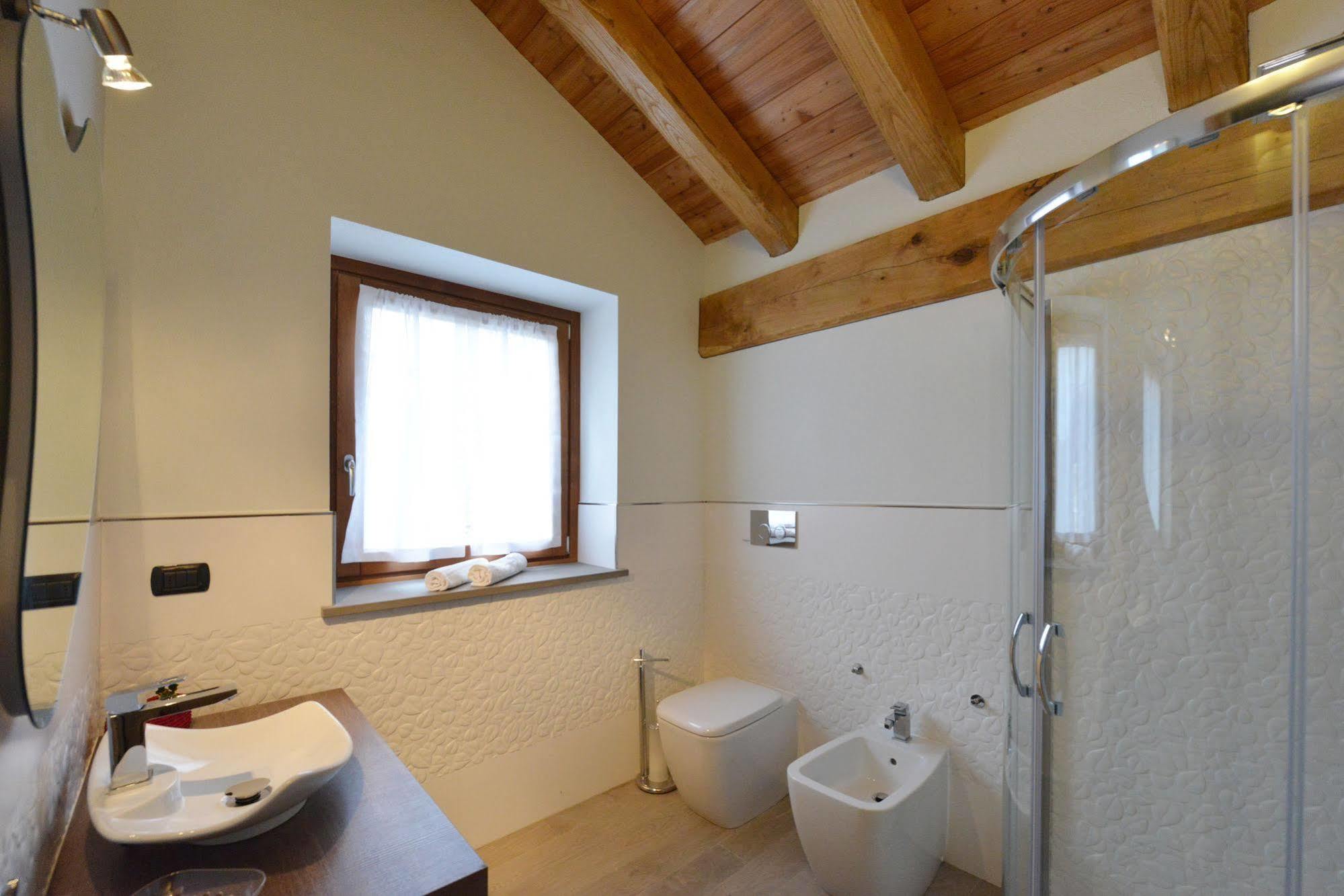 Au Berceau Du Bien-Etre Villa Chambave Luaran gambar