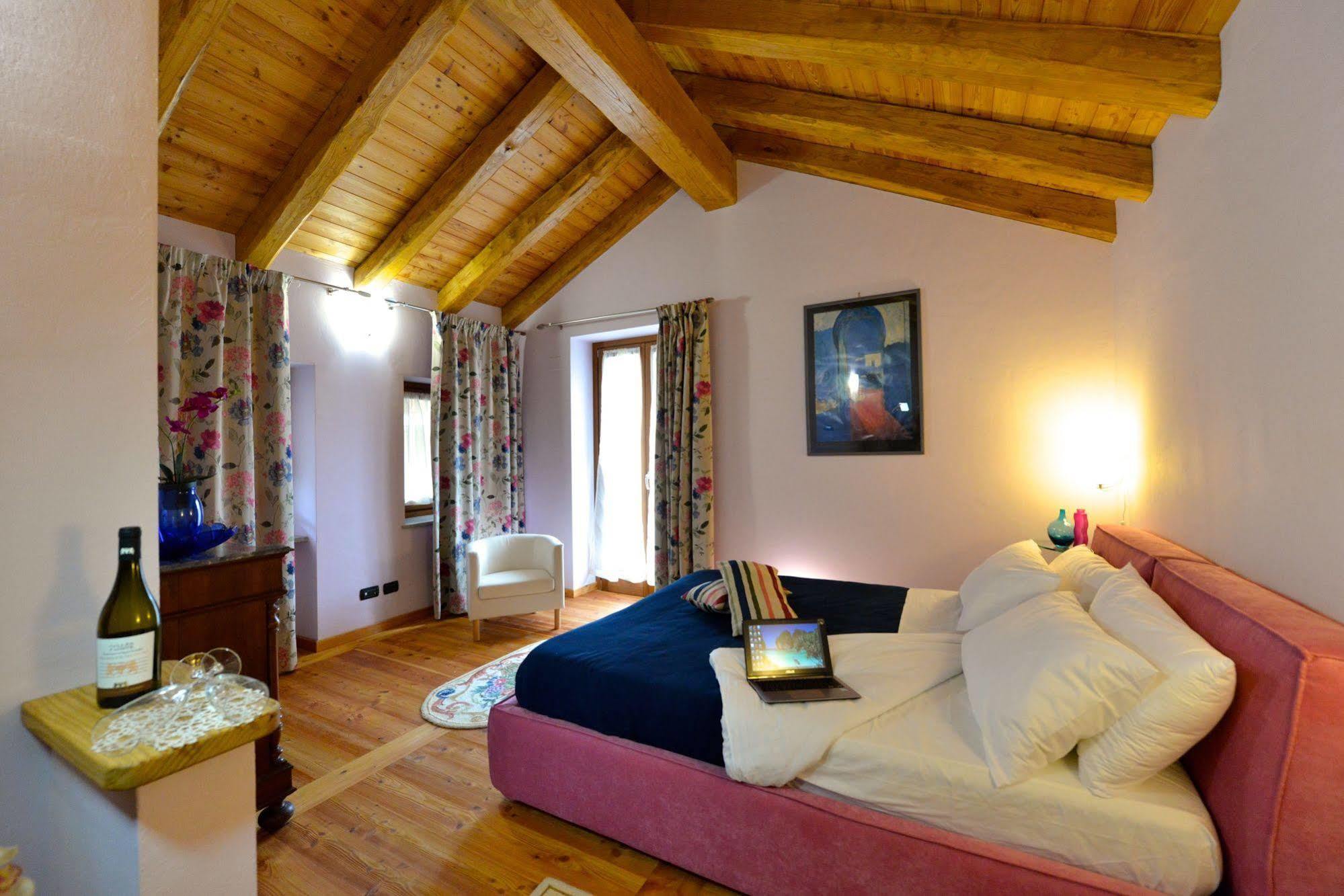 Au Berceau Du Bien-Etre Villa Chambave Luaran gambar
