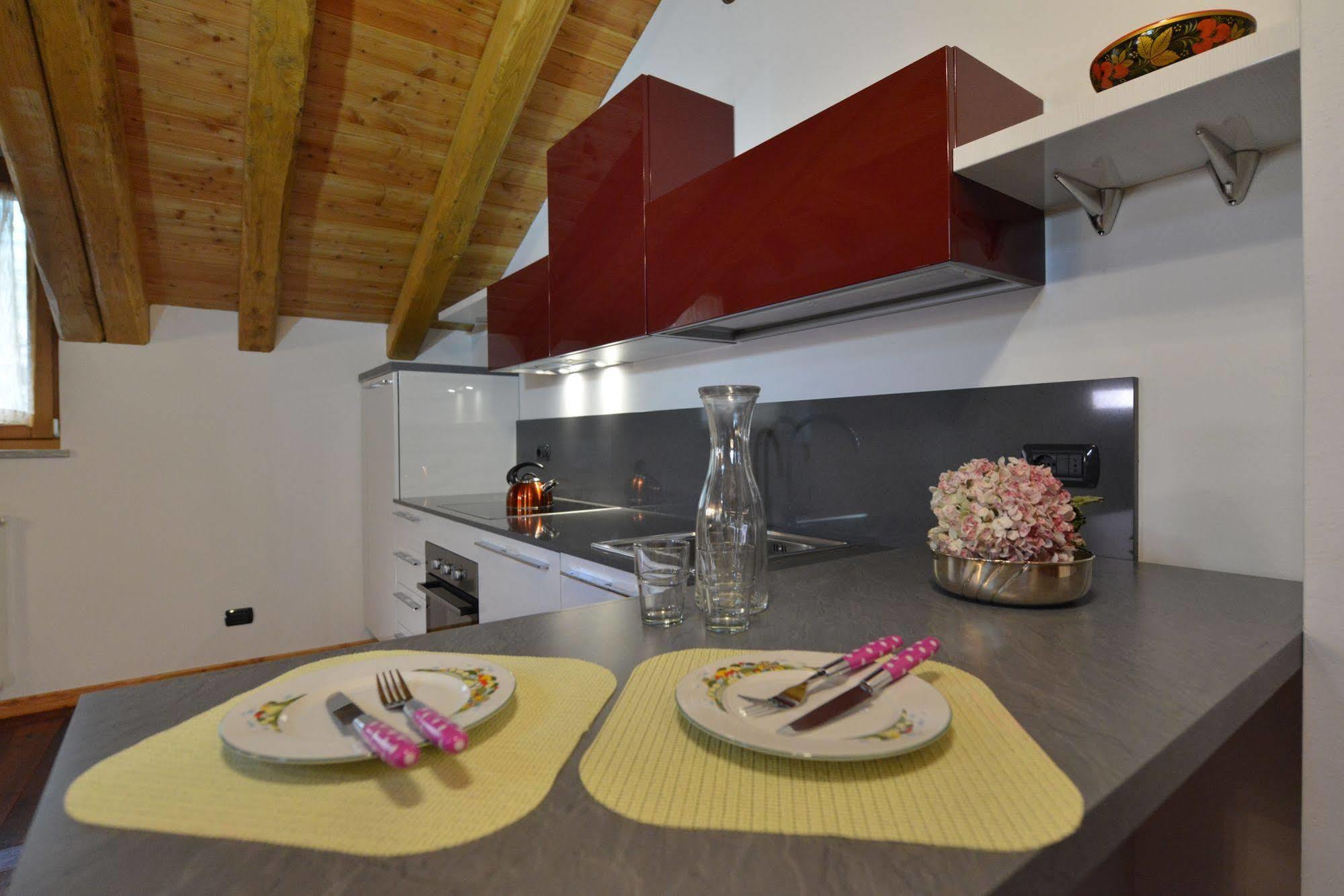 Au Berceau Du Bien-Etre Villa Chambave Luaran gambar