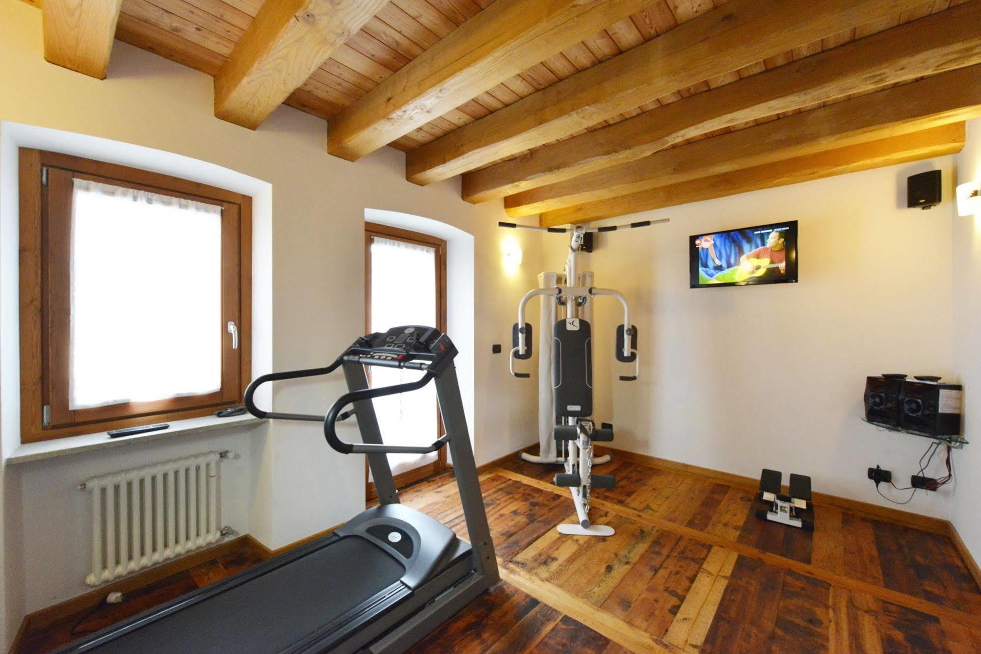 Au Berceau Du Bien-Etre Villa Chambave Luaran gambar